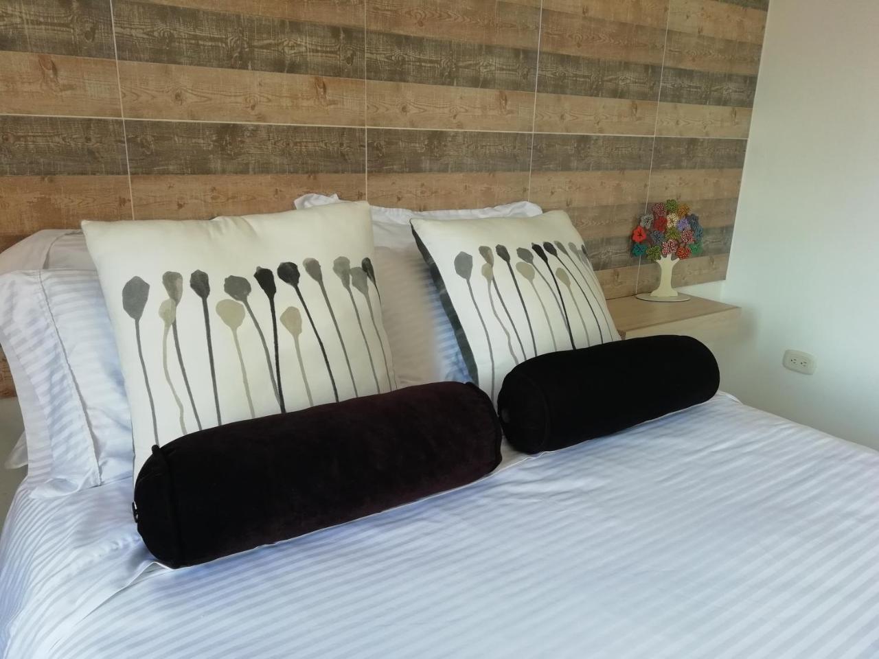 Apartasuite Laureles Cmc Меделин Екстериор снимка
